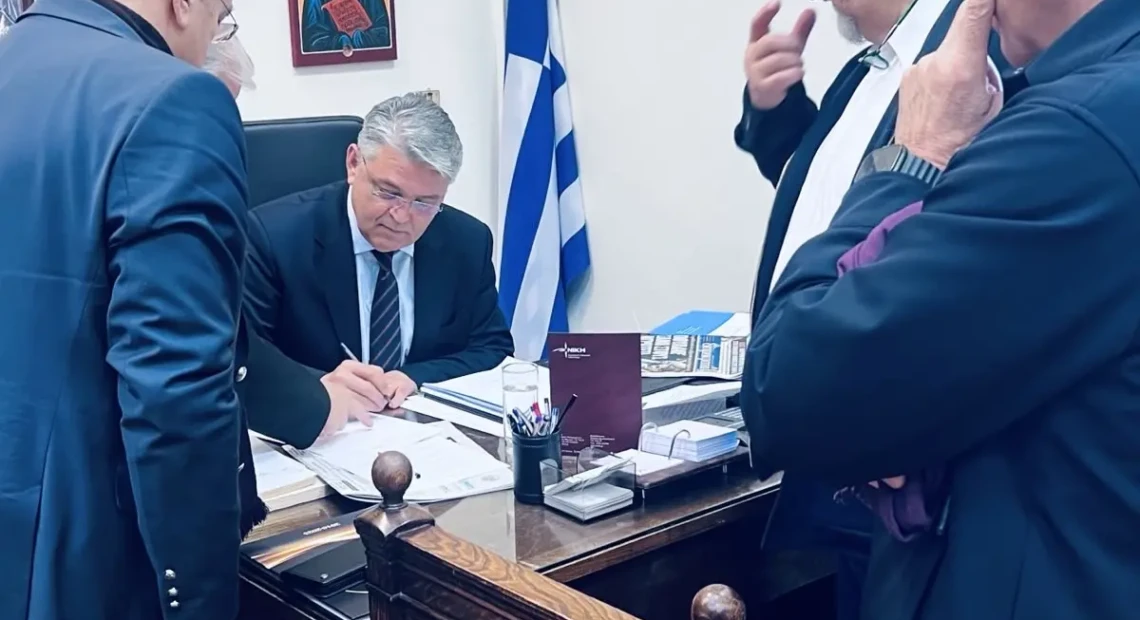 0E8483B8-EF38-4E21-9470-652971D6B866