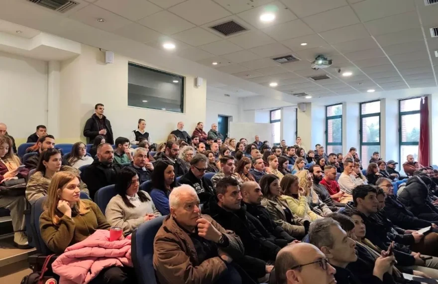 251217 Με τη συνδιοργάνωση της ΠΚΜ το 1ο Διεθνές Συνέδριο AI Education φωτό 1