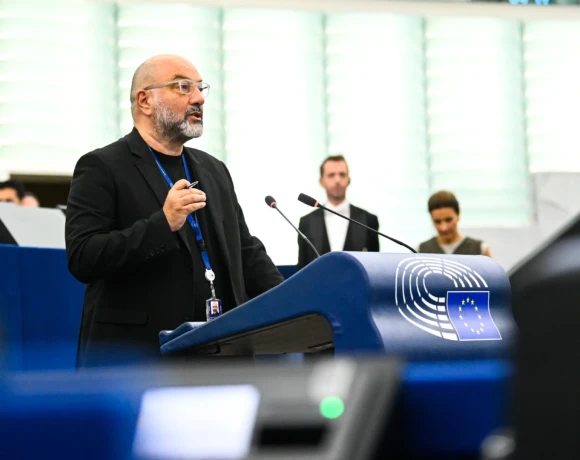 ΑΡΝΑΟΥΤΟΓΛΟΥ ΟΛΟΜΕΛΕΙΑ (1)