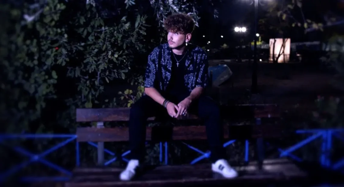 Chris Gi -- To gelasto paidi