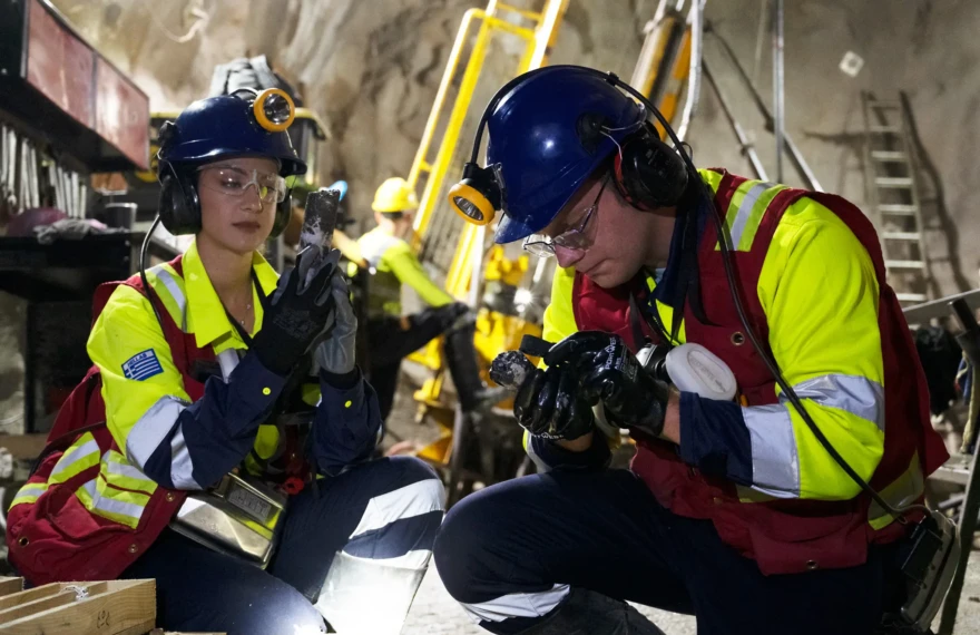 Γεωλόγοι της Ελληνικός Χρυσός στο Υπόγειο Μεταλλείο Ολυμπιάδας