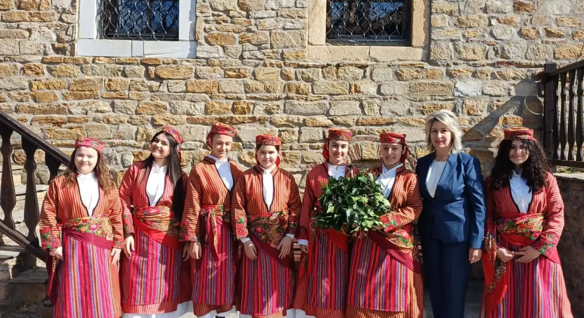 χελιδονισματα