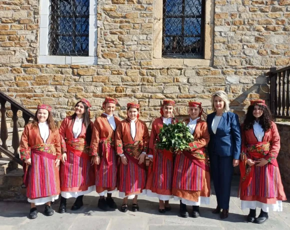 χελιδονισματα