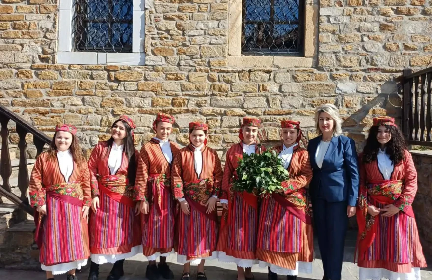 χελιδονισματα