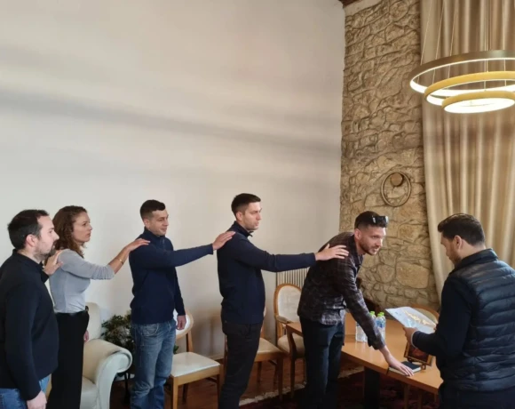 ΠΡΕΜΙΕΡΑ ΔΑΚ