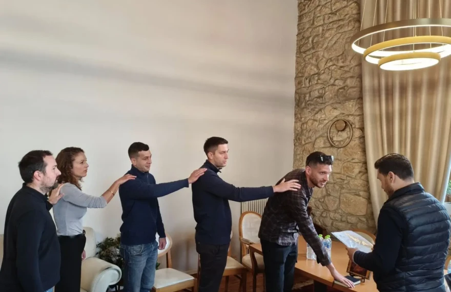 ΠΡΕΜΙΕΡΑ ΔΑΚ