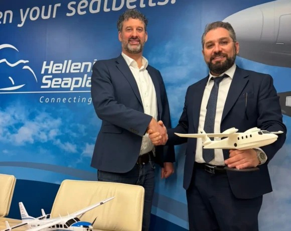 synantisi-noemi-hellenic-seaplanes
