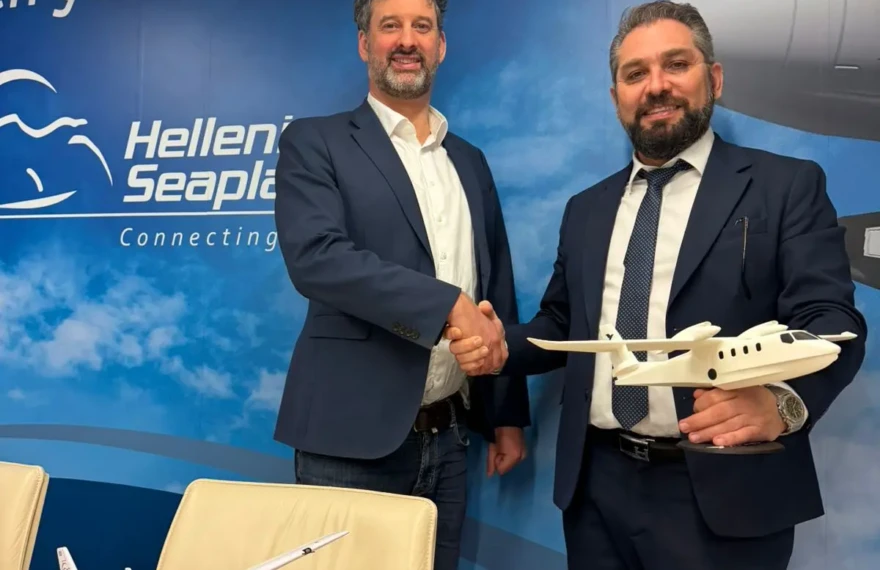 synantisi-noemi-hellenic-seaplanes