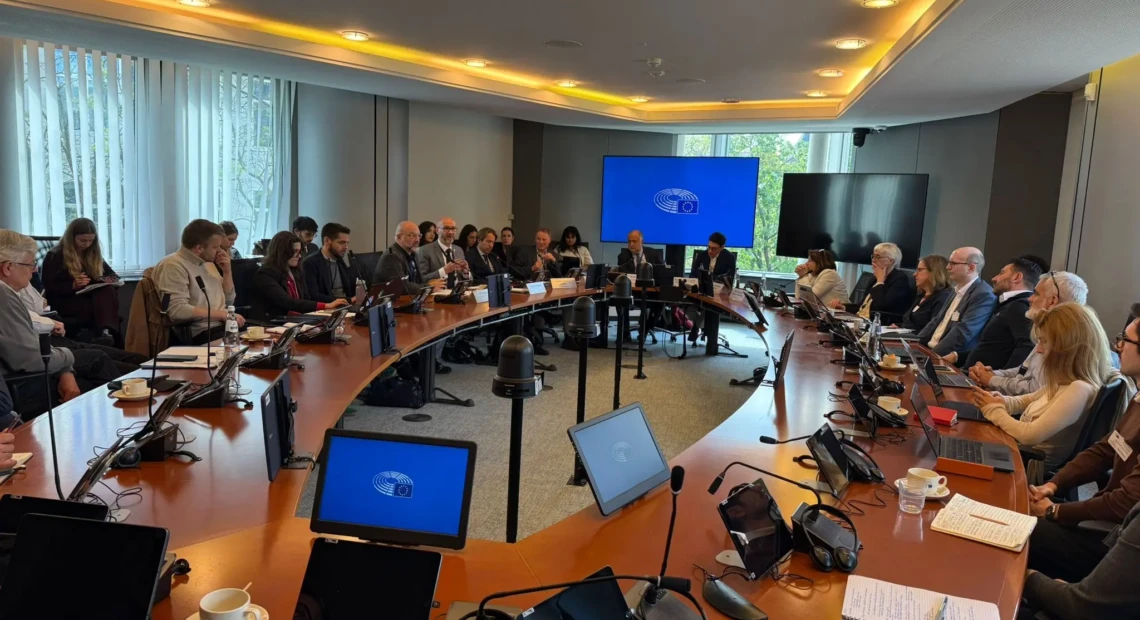 d6408ec3-9ec9-4a00-9521-a29929c8a379