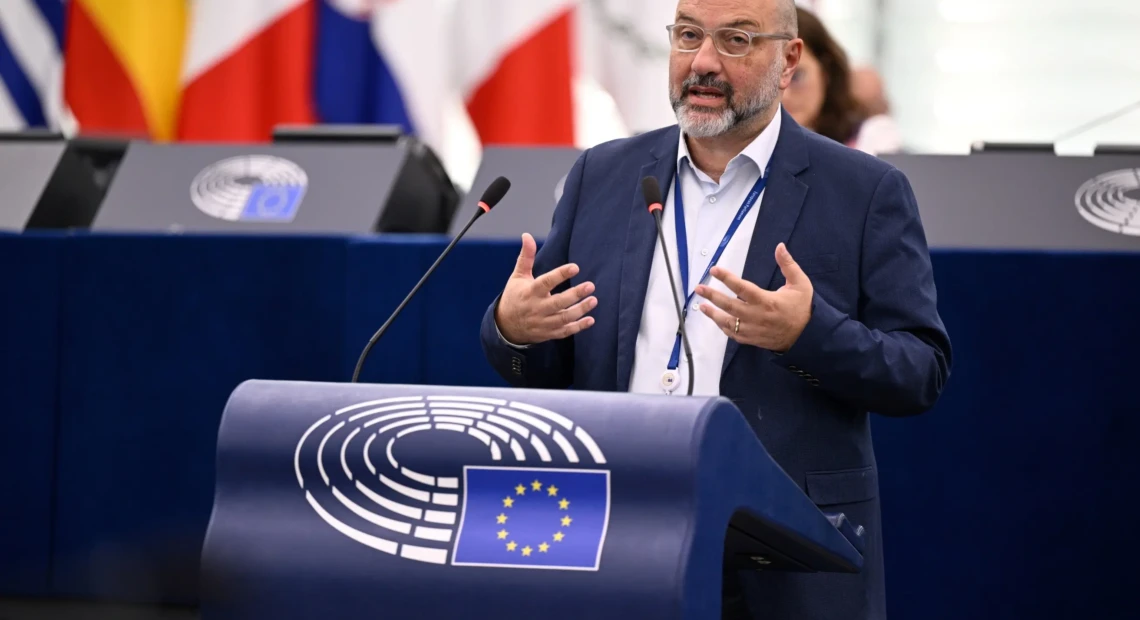 sakis arnaoutoglou olomeleia 2026